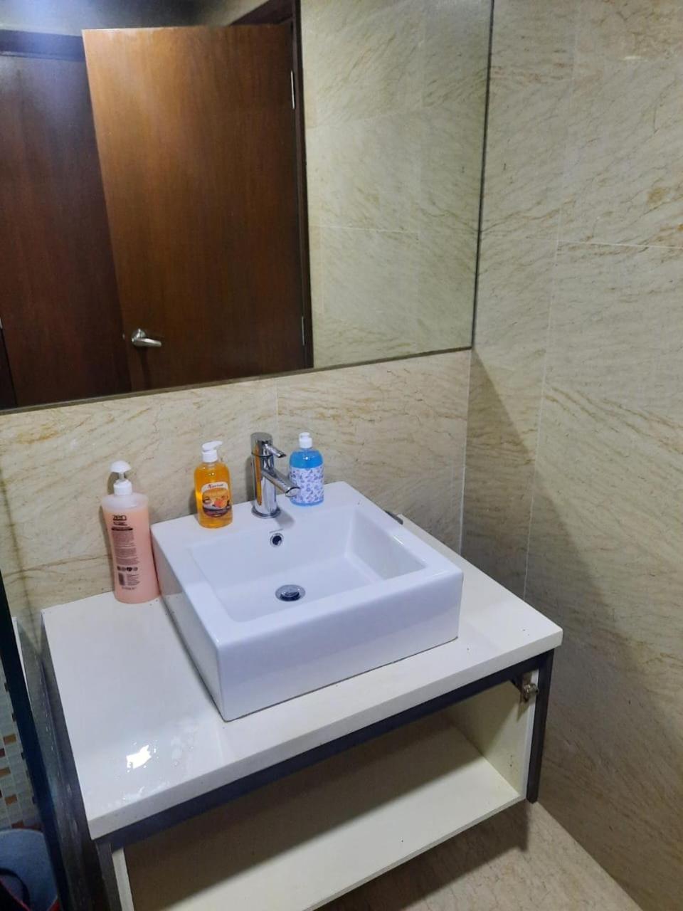 Skypool Kuala Lumpur Hostel Екстериор снимка